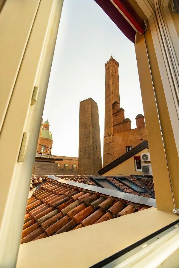 Asinelli Panoramic Rooftop, In Front Of The Two Towers Bologna