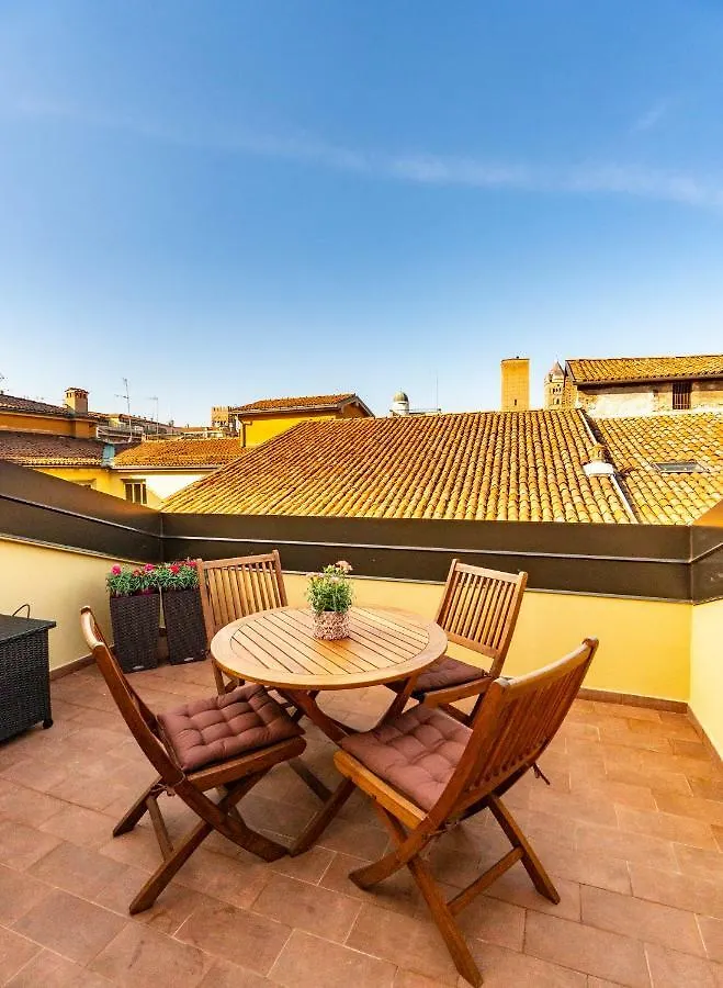 Asinelli Panoramic Rooftop, In Front Of The Two Towers Bologna 0*,
