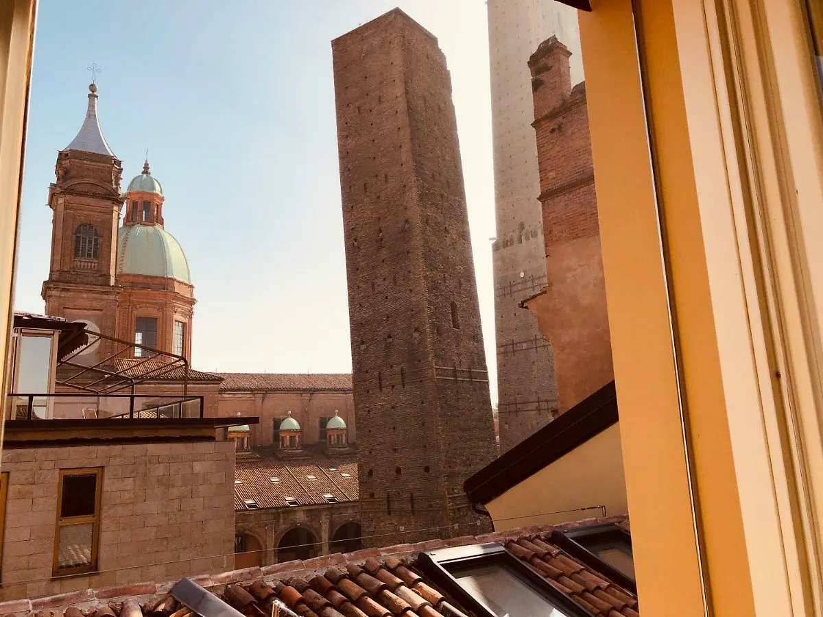 Apartment Asinelli Panoramic Rooftop, In Front Of The Two Towers Bologna Italy