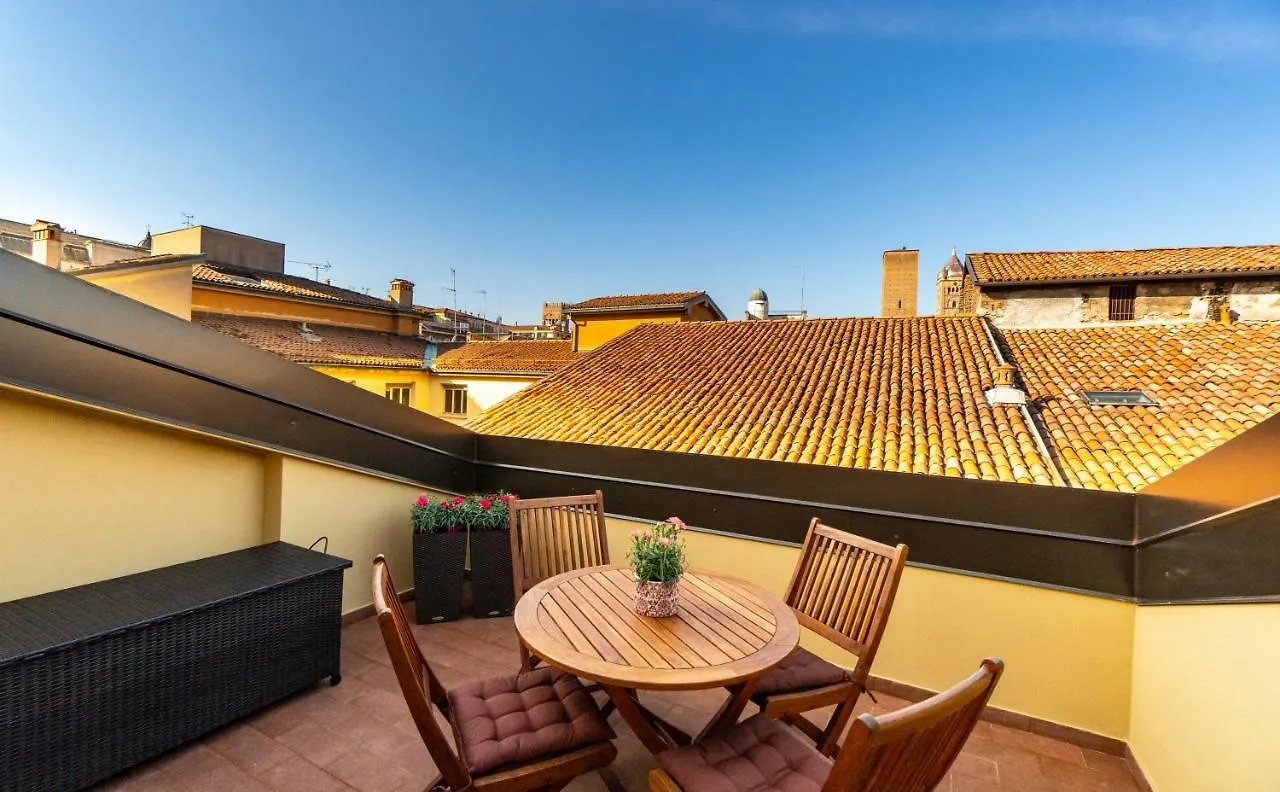 Asinelli Panoramic Rooftop, In Front Of The Two Towers Bologna Apartment